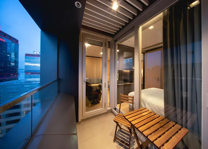 Cm+ Hotels And Serviced Apartments Hong Kong